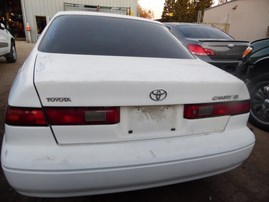 1998 TOYOTA CAMRY LE WHITE 2.2L AT Z18437